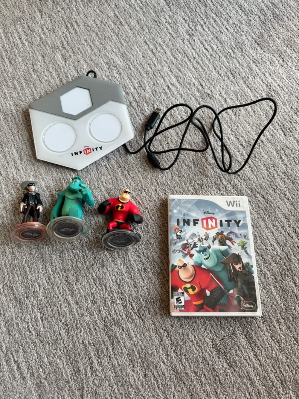 Disney Infinity Starter Base with 3 Figures and Wii Game - White/Grey